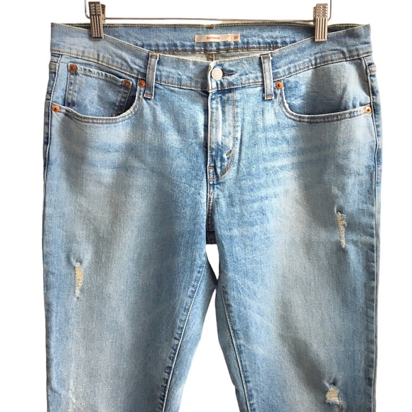 Levi’s Boyfriend Distressed Light Wash Denim Jeans Size 30 - Picture 15 of 17